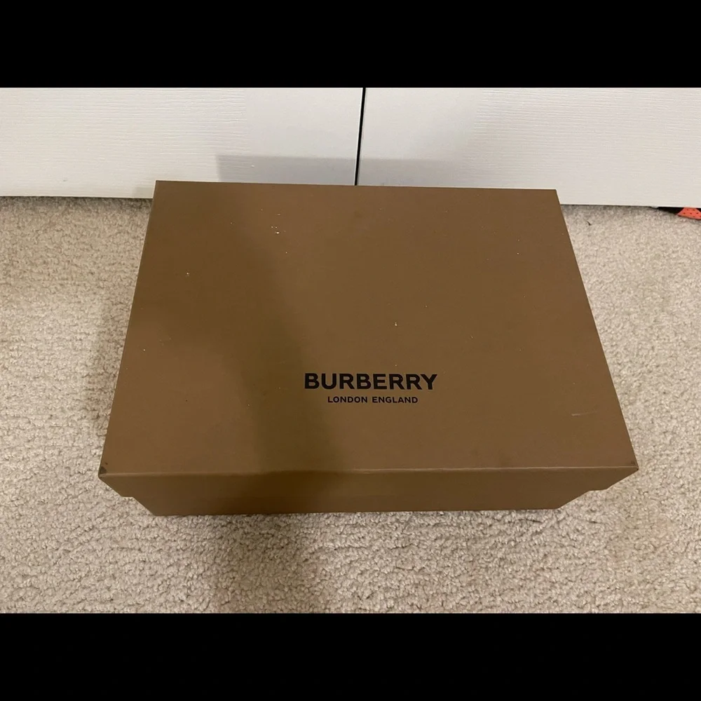 Burberry Vintage Check Velcro Strap Sneakers - Picture 14 of 15